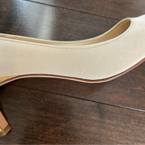 Vintage Bruno Magli “Regency” Beige Heels - Picture 11 of 14